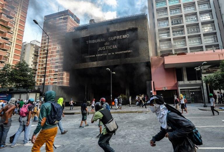 A&ccedil;&atilde;o ocorreu em mais um dia de graves protestos contra Nicol&aacute;s Maduro