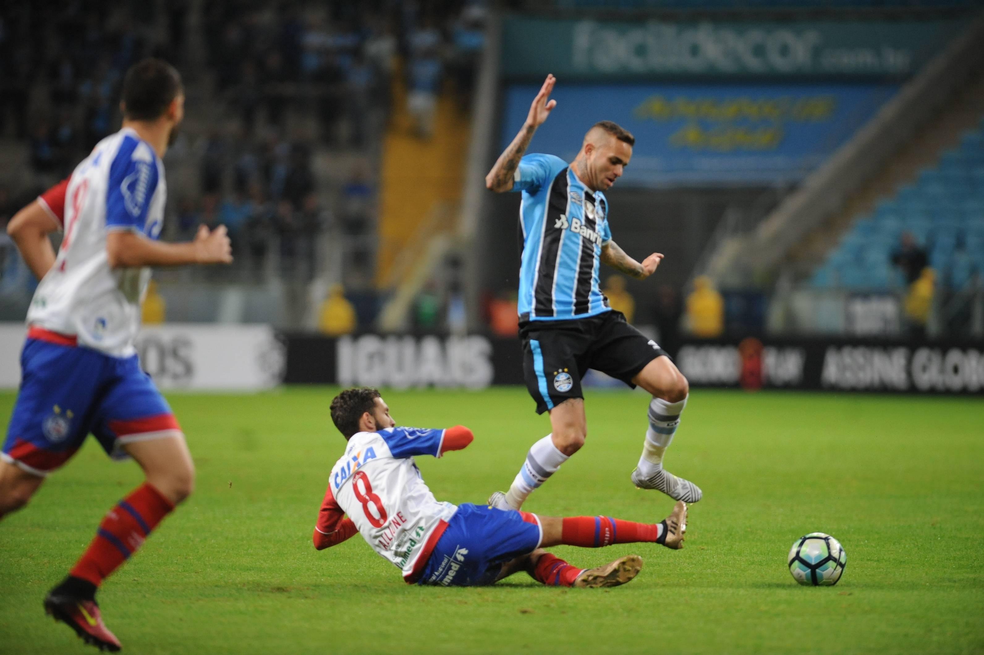 Luan poderia estar convocado, diz Tite ap&oacute;s vit&oacute;ria da Austr&aacute;lia 