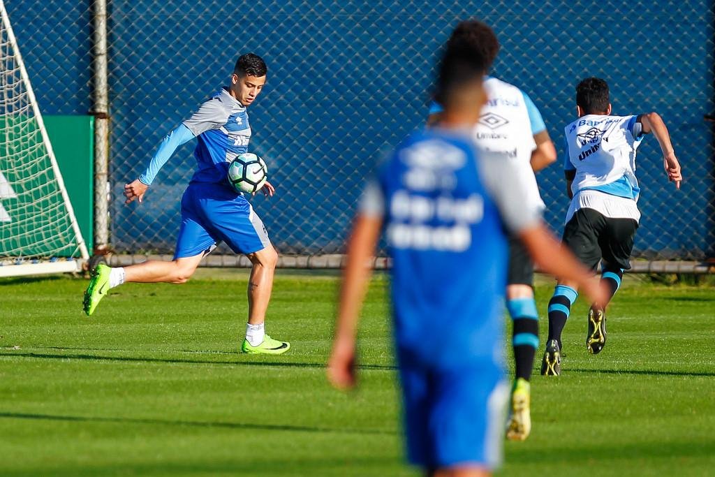 Beto da Silva sente coxa esquerda e sai mais cedo do treino do Gr&ecirc;mio