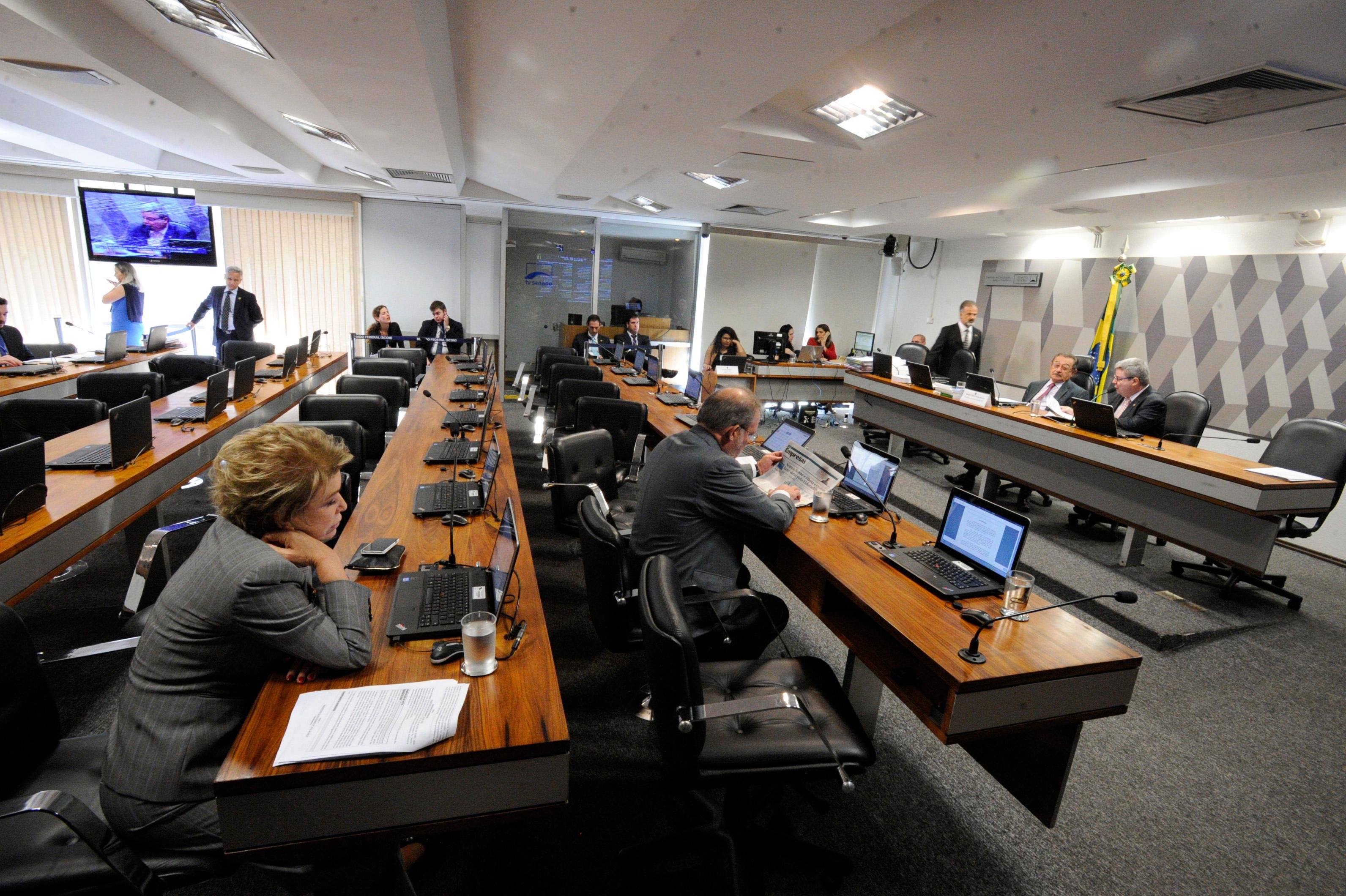 Comiss&atilde;o do Senado aprova permiss&atilde;o para estrangeiro participar de elei&ccedil;&otilde;es