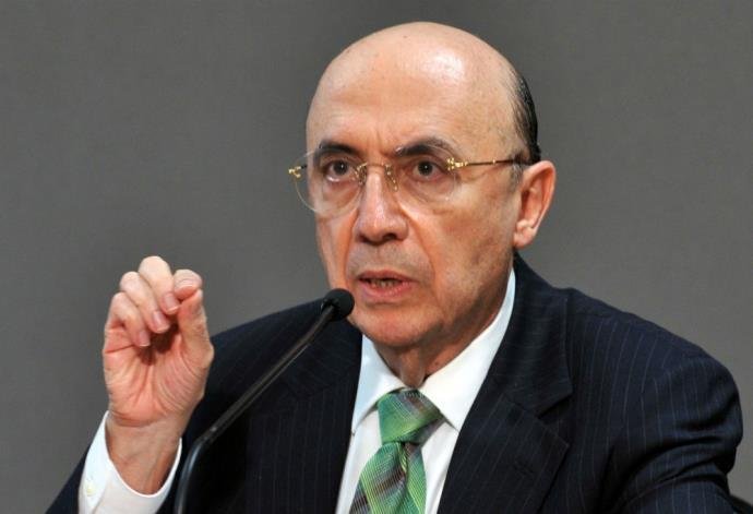 Avan&ccedil;o de servi&ccedil;os &eacute; mais um sinal de recupera&ccedil;&atilde;o da economia, diz Meirelles 