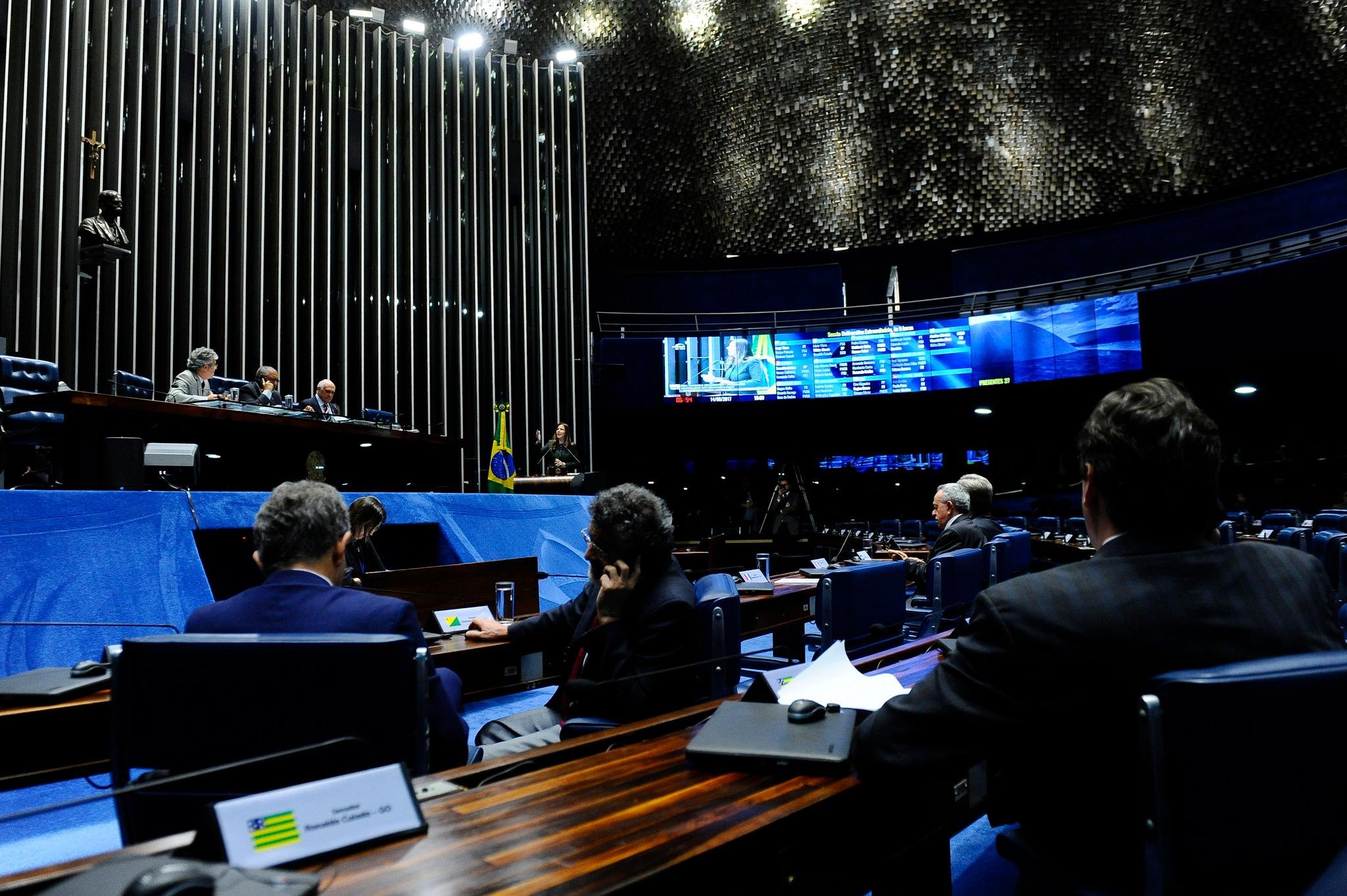 Senado retira nome de A&eacute;cio do painel de vota&ccedil;&otilde;es
