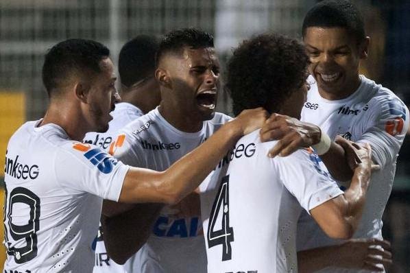 Peixe comemorou na estreia de Levir Culpi