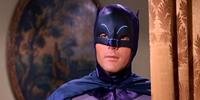 Adam West ficou famoso por interpretar Batman na televisão na década de 1960