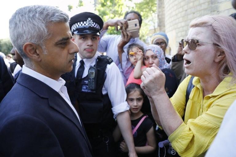 Sadiq Khan chama aten&ccedil;&atilde;o para que conjuntos habitacionais cumpram requisitos anti-inc&ecirc;ndios