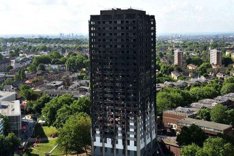 Sobe para 30 os mortos no inc&ecirc;ndio Londres 