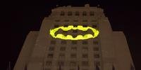 Simbolo do Batman foi projetado na sede da prefeitura de Los Angeles