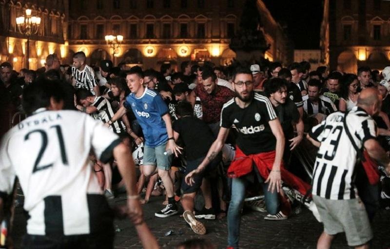 Juventus confirma morte de torcedora v&iacute;tima de confus&atilde;o durante final da Liga