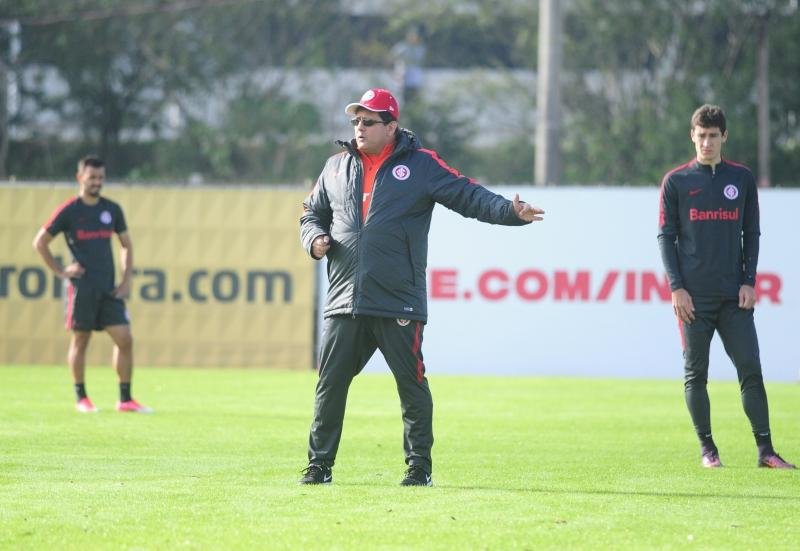 Guto Ferreira poder&aacute; poupar jogadores contra o Santa Cruz