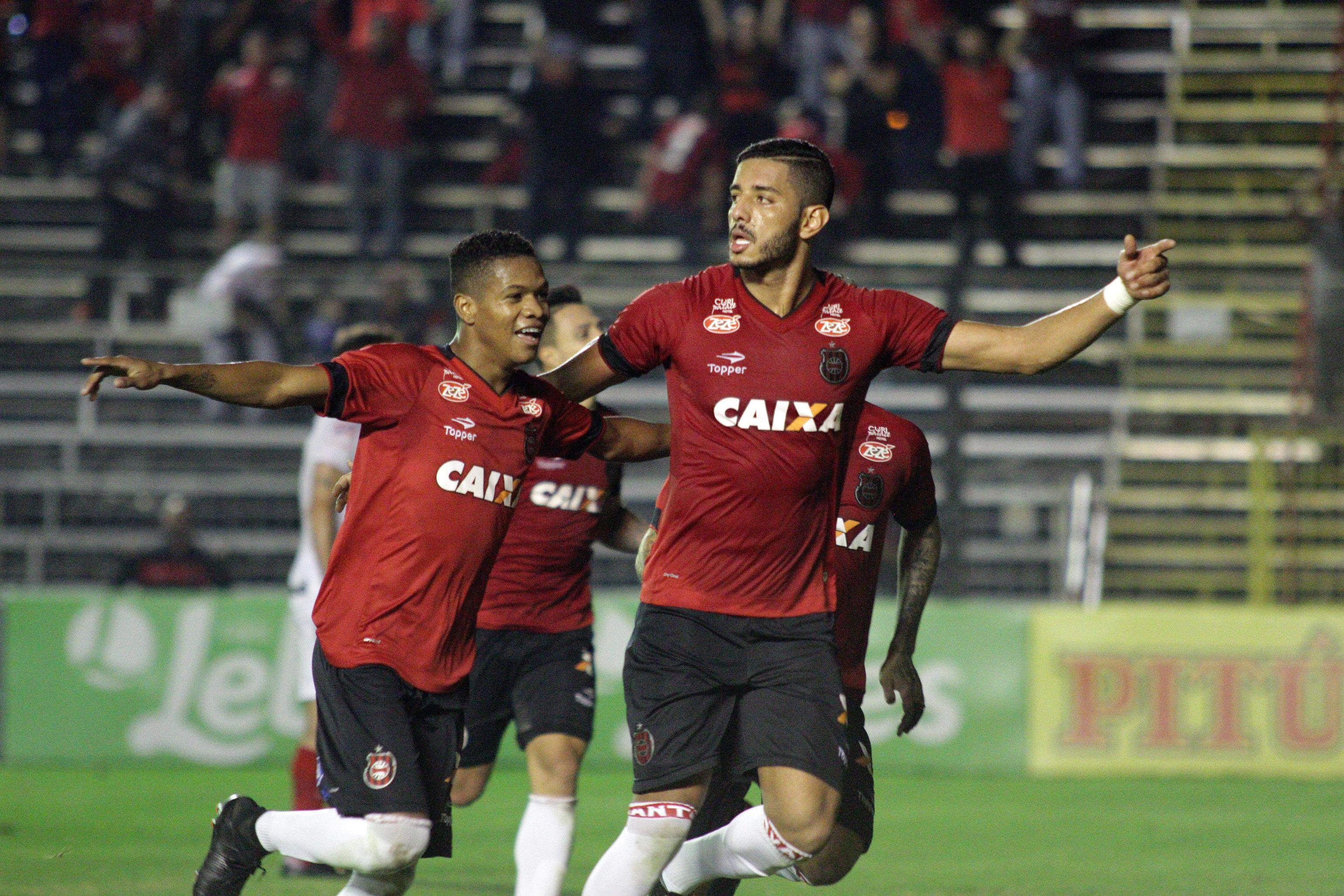 Brasil de Pelotas goleia Vila Nova por 3 a 0