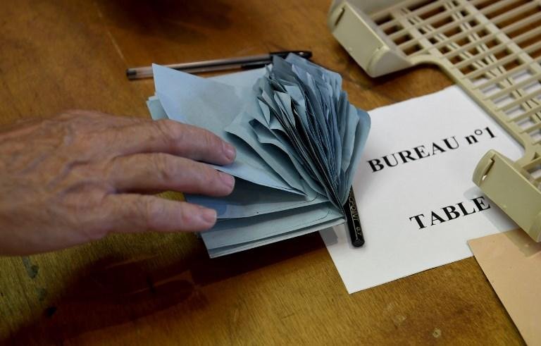Participa&ccedil;&atilde;o nas legislativas francesas em forte baixa 