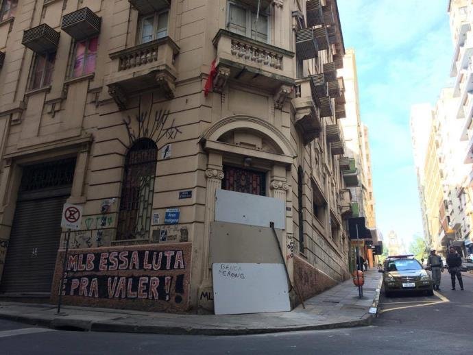 Desocupa&ccedil;&atilde;o resultou em deten&ccedil;&atilde;o de deputado, na quarta passada