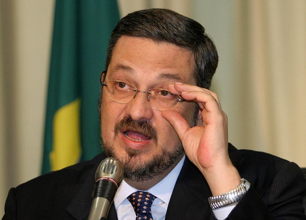 Procurador da Lava Jato pede sequestro de im&oacute;veis de filha e enteada de Palocci