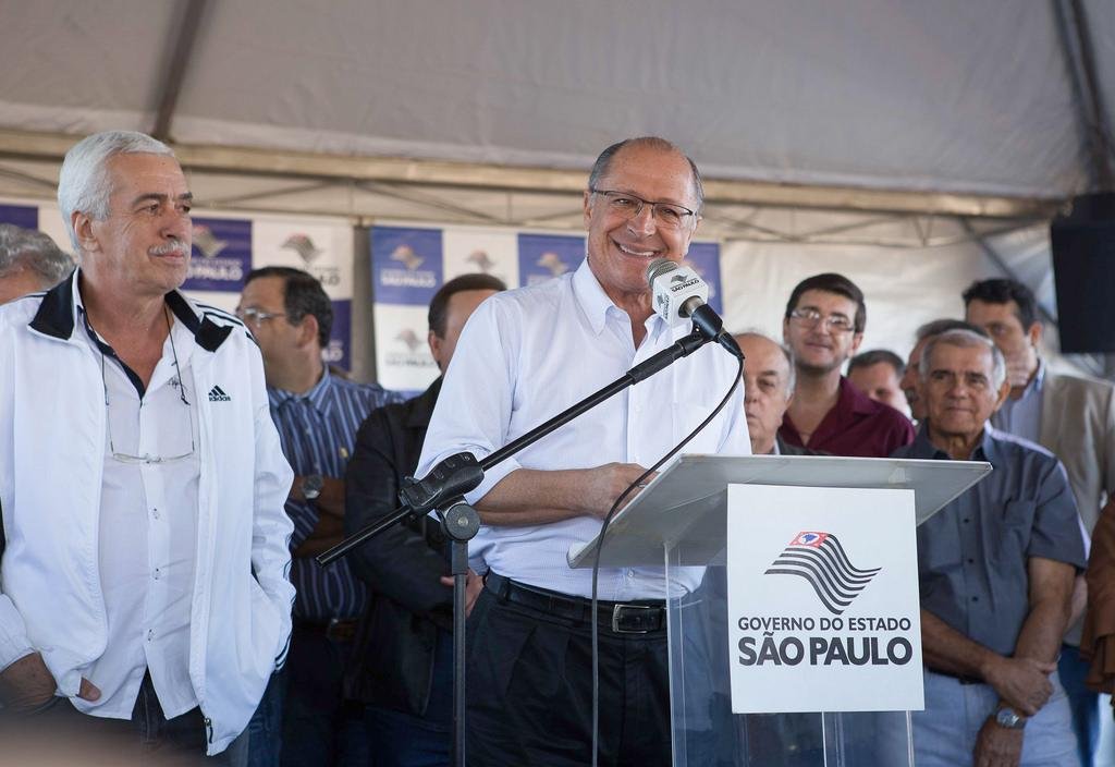 Governador de S&atilde;o Paulo, Geraldo Alckmin, disse que PSDB pode sair do governo a qualquer momento