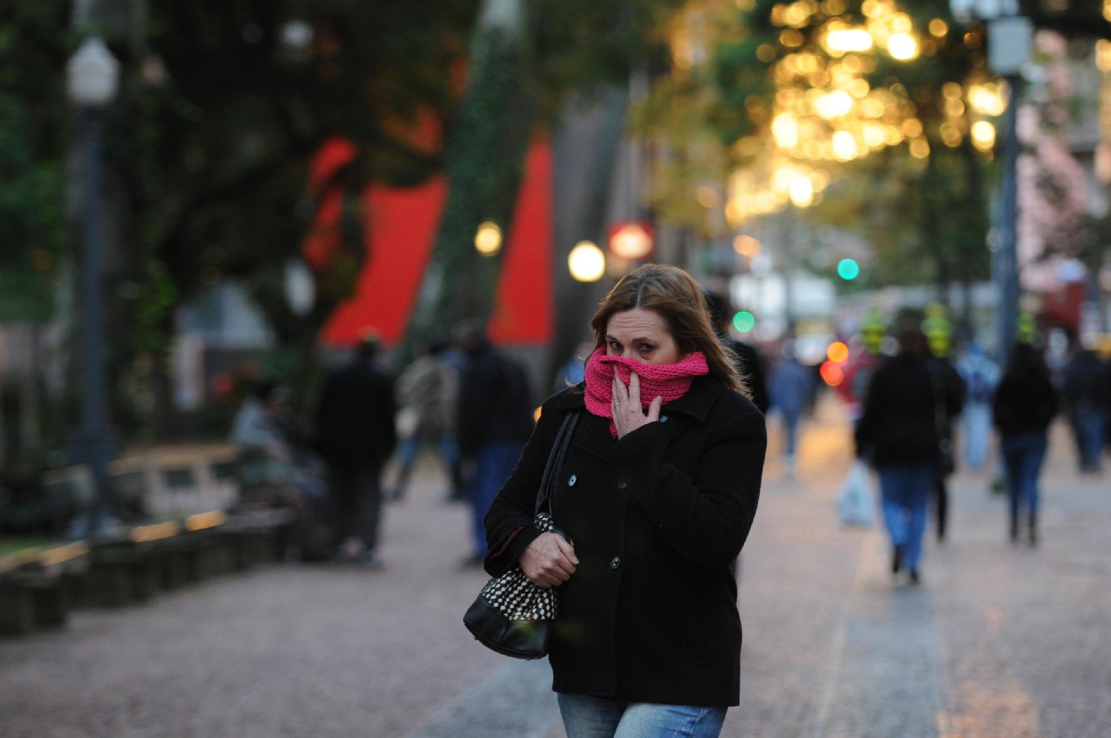Porto Alegre ter&aacute; jornada com sol e nuvens com m&aacute;xima de 15&ordm;C