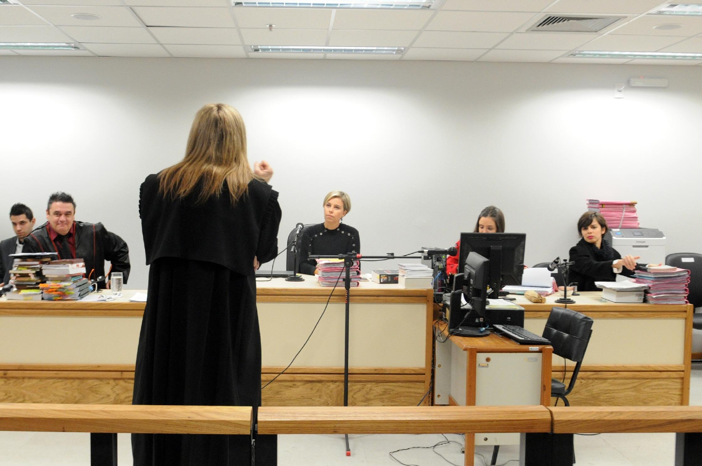 Bioqu&iacute;mico foi condenado por assassinato de mulher e filho