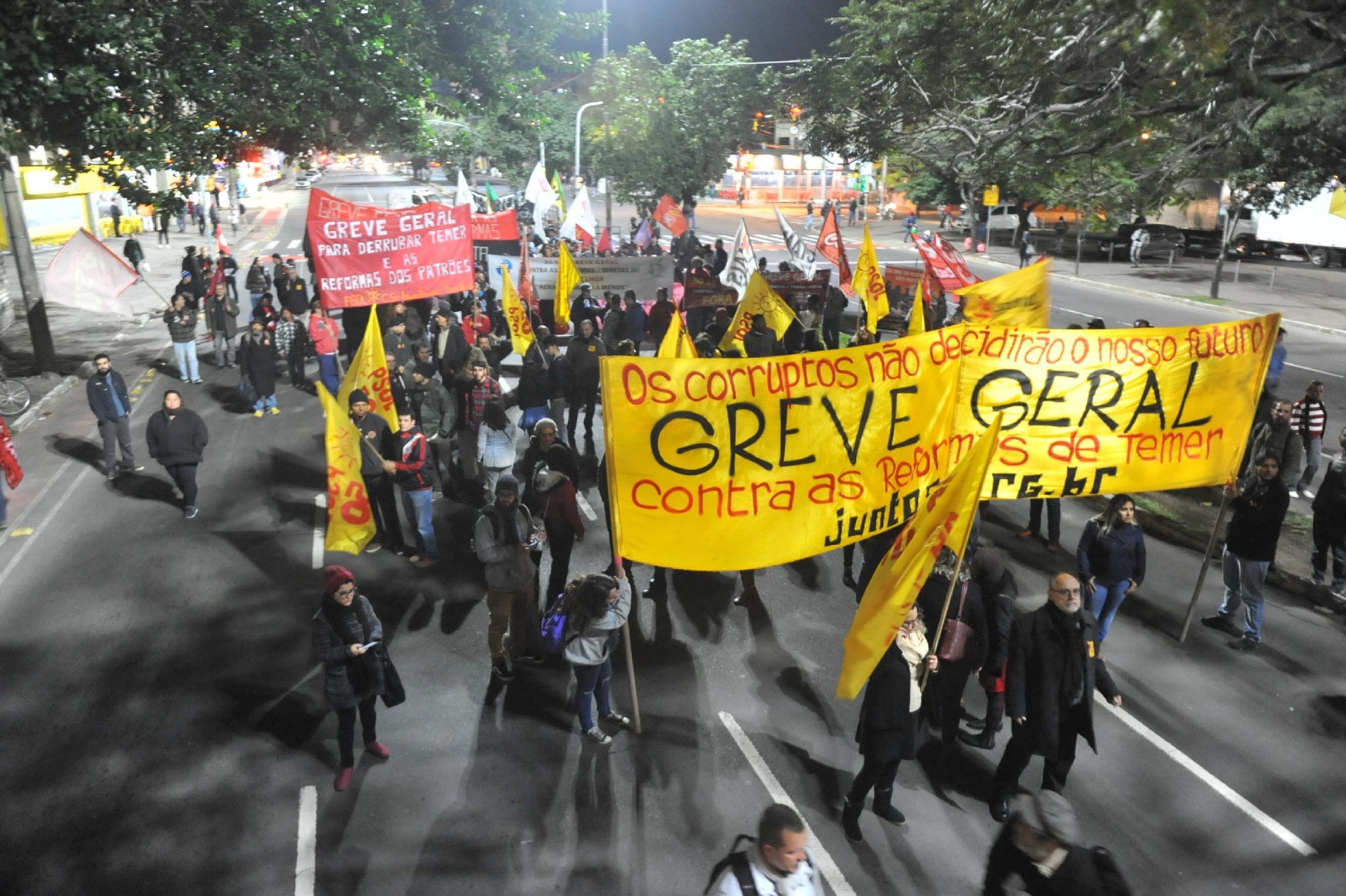 Grupo realizou "esquenta" para greve geral convocada para 30 de junho