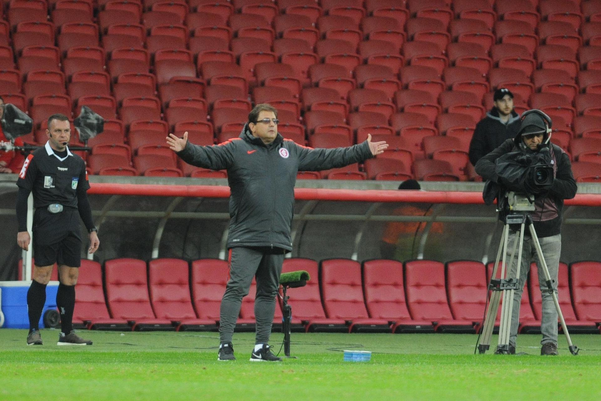 T&eacute;cnico refor&ccedil;a que ainda n&atilde;o teve condi&ccedil;&otilde;es ideais e que busca "11" do Inter
