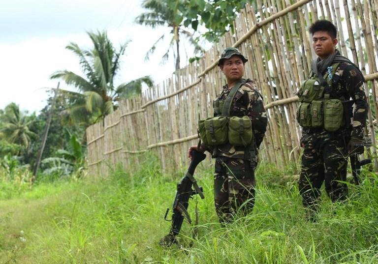 Extremistas ocupam escola e tomam ref&eacute;ns nas Filipinas