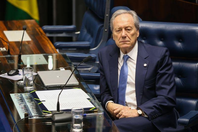 Lewandowski, na decis&atilde;o inicial, havia assinalado que a Corte n&atilde;o admite habeas corpus contra decis&atilde;o monocr&aacute;tica de qualquer ministro integrante