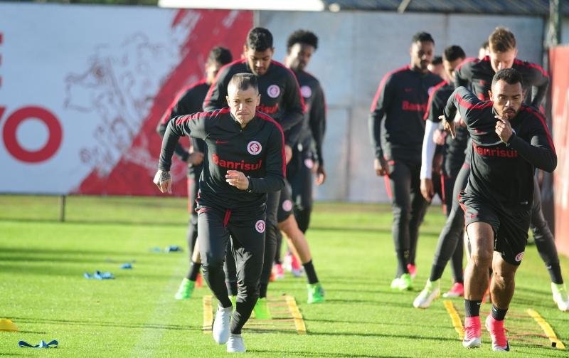 Cear&aacute; (&agrave; direita) negocia rescis&atilde;o e pode estar de sa&iacute;da do Inter 