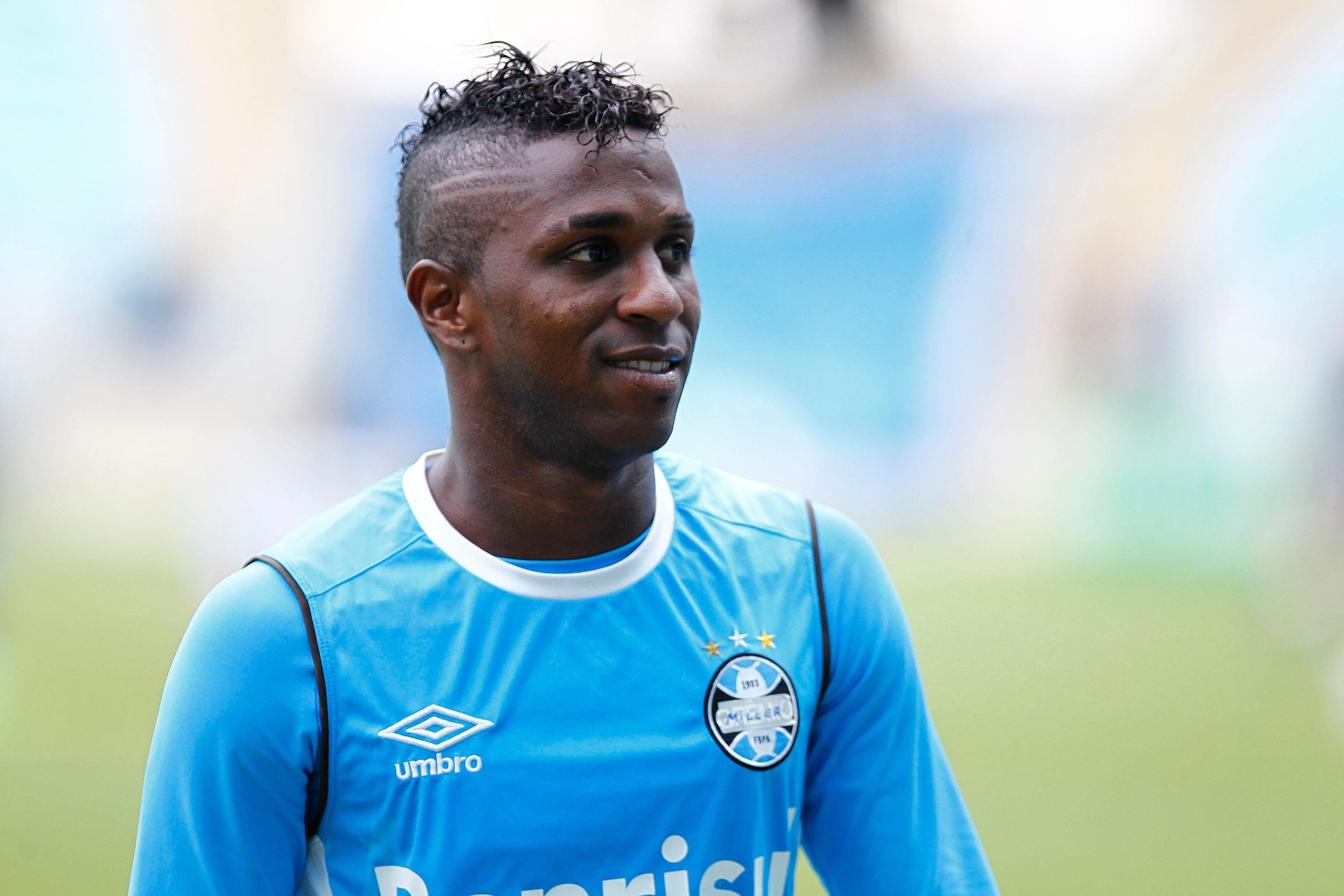 Bola&ntilde;os segue fora, no Gr&ecirc;mio