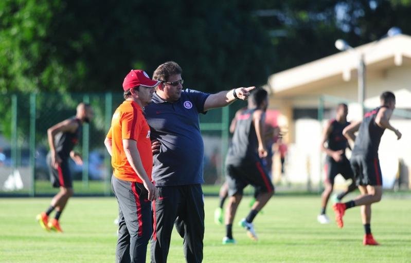 Comiss&atilde;o t&eacute;cnica do Inter faz reuni&otilde;es para avaliar problemas
