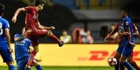 Oscar recebe suspensão de oito partidas na Super Liga Chinesa