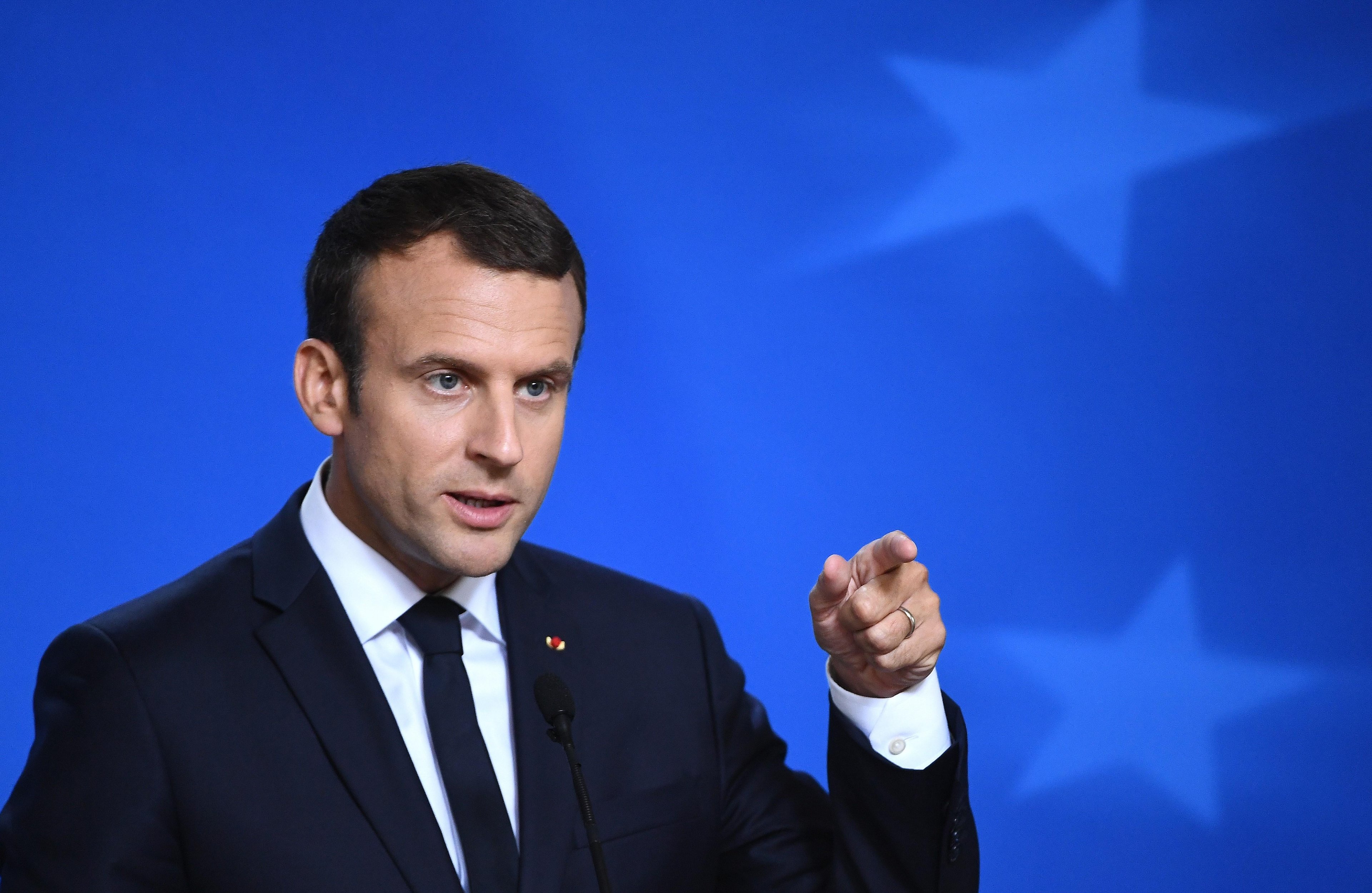 Macron apresenta pol&ecirc;mica lei antiterrorista na Fran&ccedil;a