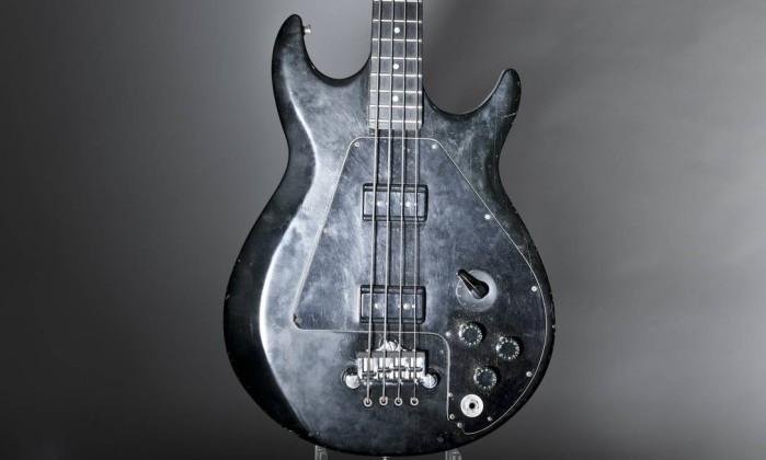 Baixo el&eacute;trico Gibson Ripper, tocado por Krist Novoselic, entre 1993 e 1994