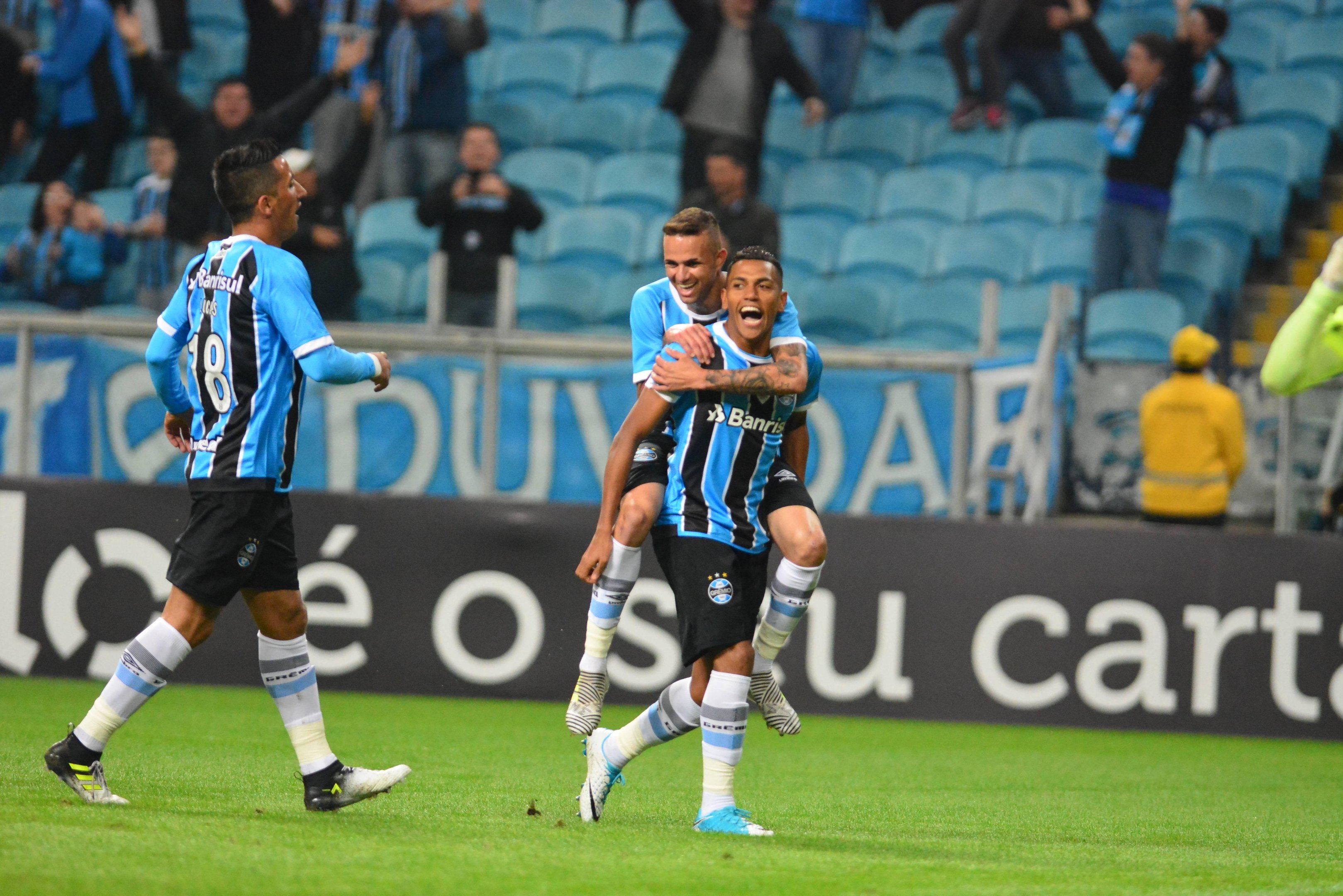 Gr&ecirc;mio supera Coritiba com boa vit&oacute;ria na Arena 