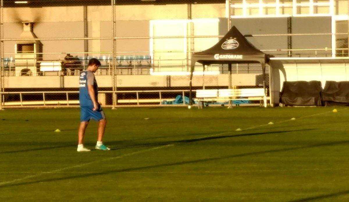 Kannemann treina, mas segue como d&uacute;vida para enfrentar o Corinthians