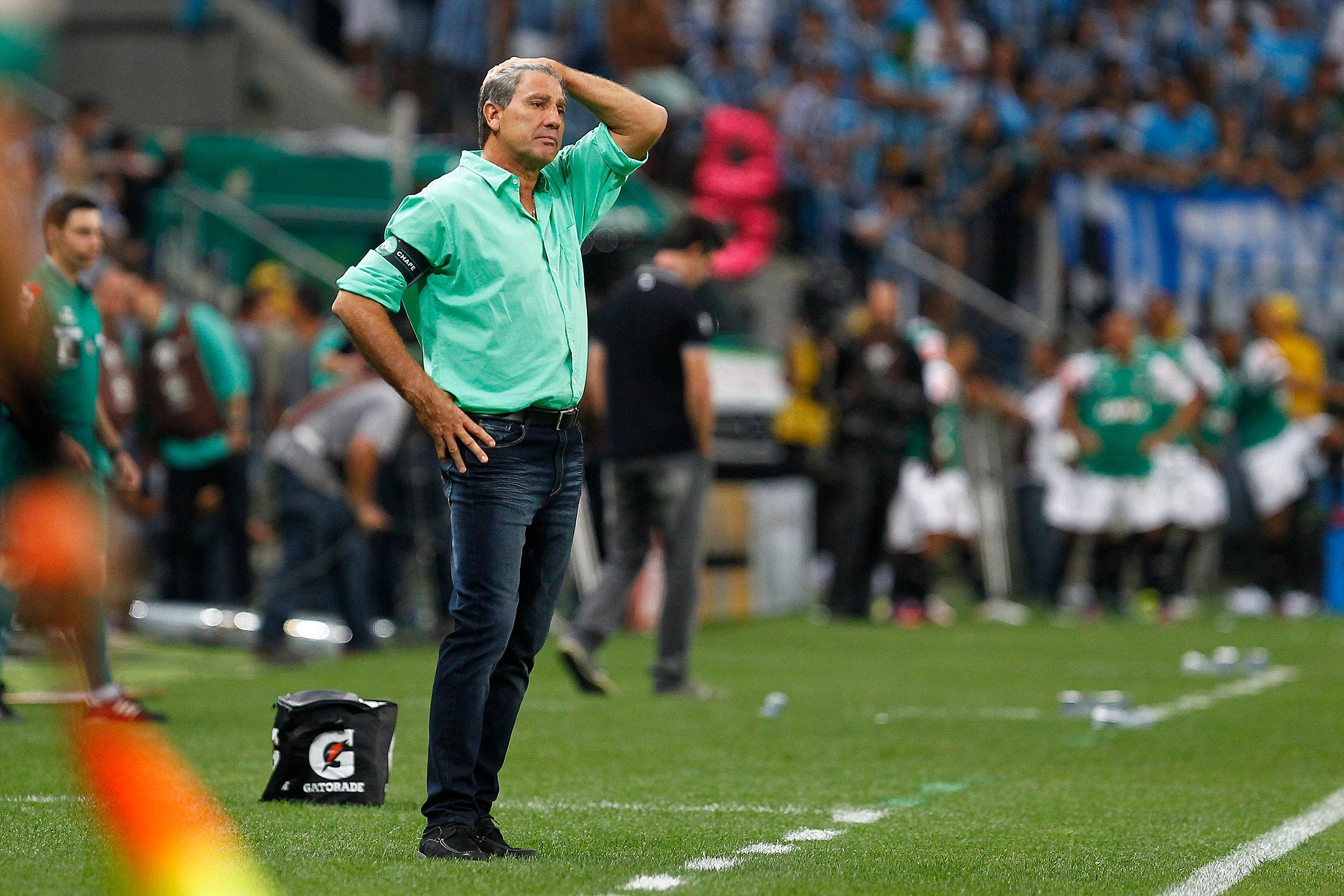 Empres&aacute;rio de Renato desconversa sobre renova&ccedil;&atilde;o de contrato com Gr&ecirc;mio 