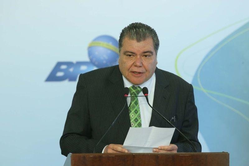 Ministro Sarney Filho classificou como mal entendido sua declara&ccedil;&atilde;o de que s&oacute; Deus pode garantir diminui&ccedil;&atilde;o
