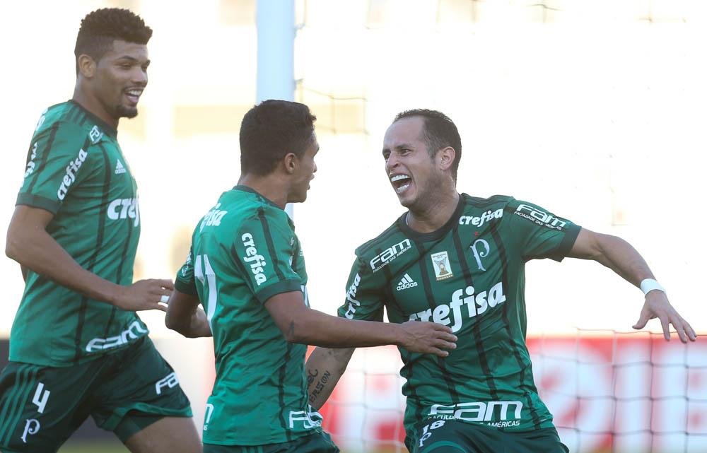 Vit&oacute;ria por 2 a 1 colocou o time alviverde na zona de classifica&ccedil;&atilde;o para a Libertadores