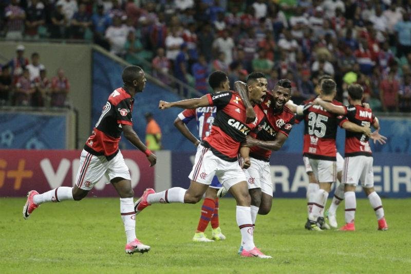 Flamengo supera Bahia fora de casa e &Eacute;verton Ribeiro se destaca 