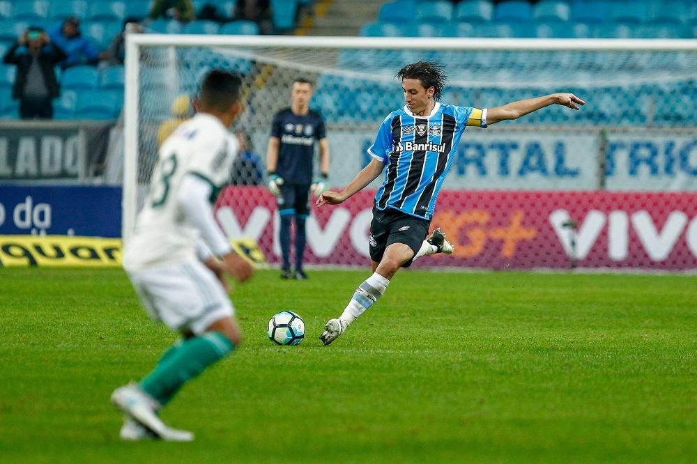Para Geromel, Gr&ecirc;mio n&atilde;o pode se abater com derrota