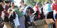 Defesa Civil entrega roupas e calçados para atingidos pelas cheias no Paquetá