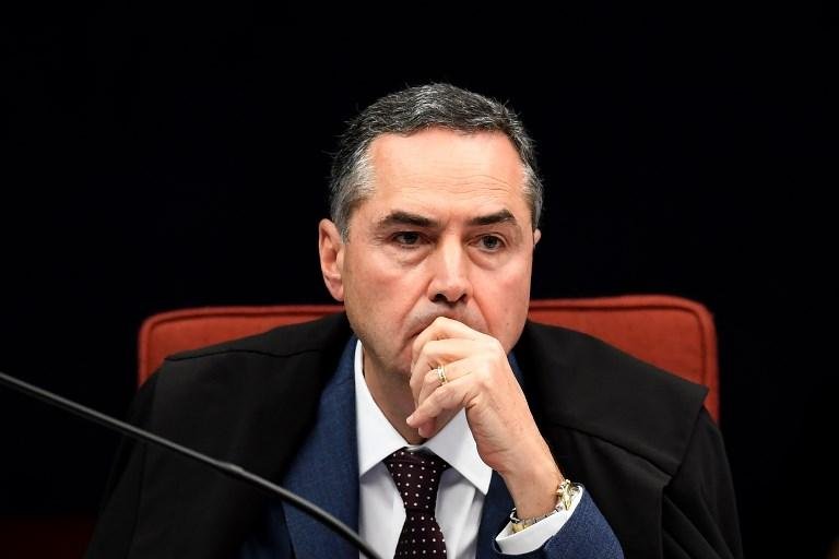 Barroso rebate Gilmar e defende investiga&ccedil;&otilde;es que atingem Temer 