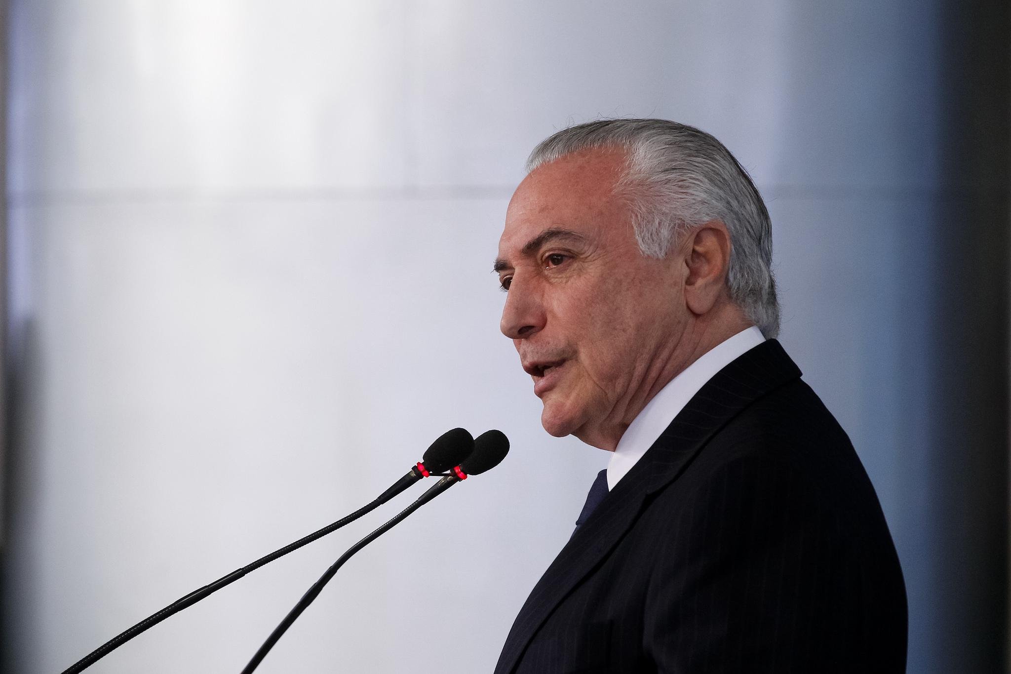 "Nada nos destruir&aacute;, nem a mim, nem aos nossos ministros", diz Temer