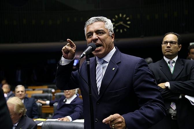 Major Ol&iacute;mpico abriu voto pela aprova&ccedil;&atilde;o da den&uacute;ncia e foi retirado pelo Solidariedade da CCJ