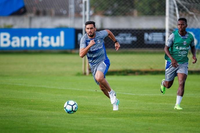 Ed&iacute;lson prega aten&ccedil;&atilde;o m&aacute;xima na Arena para Gr&ecirc;mio n&atilde;o sofrer gols