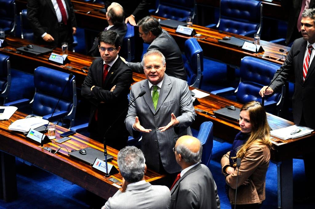 L&iacute;der do PMDB argumentou que presidente Temer n&atilde;o tem mais a confian&ccedil;a da sociedade com den&uacute;ncia de Janot
