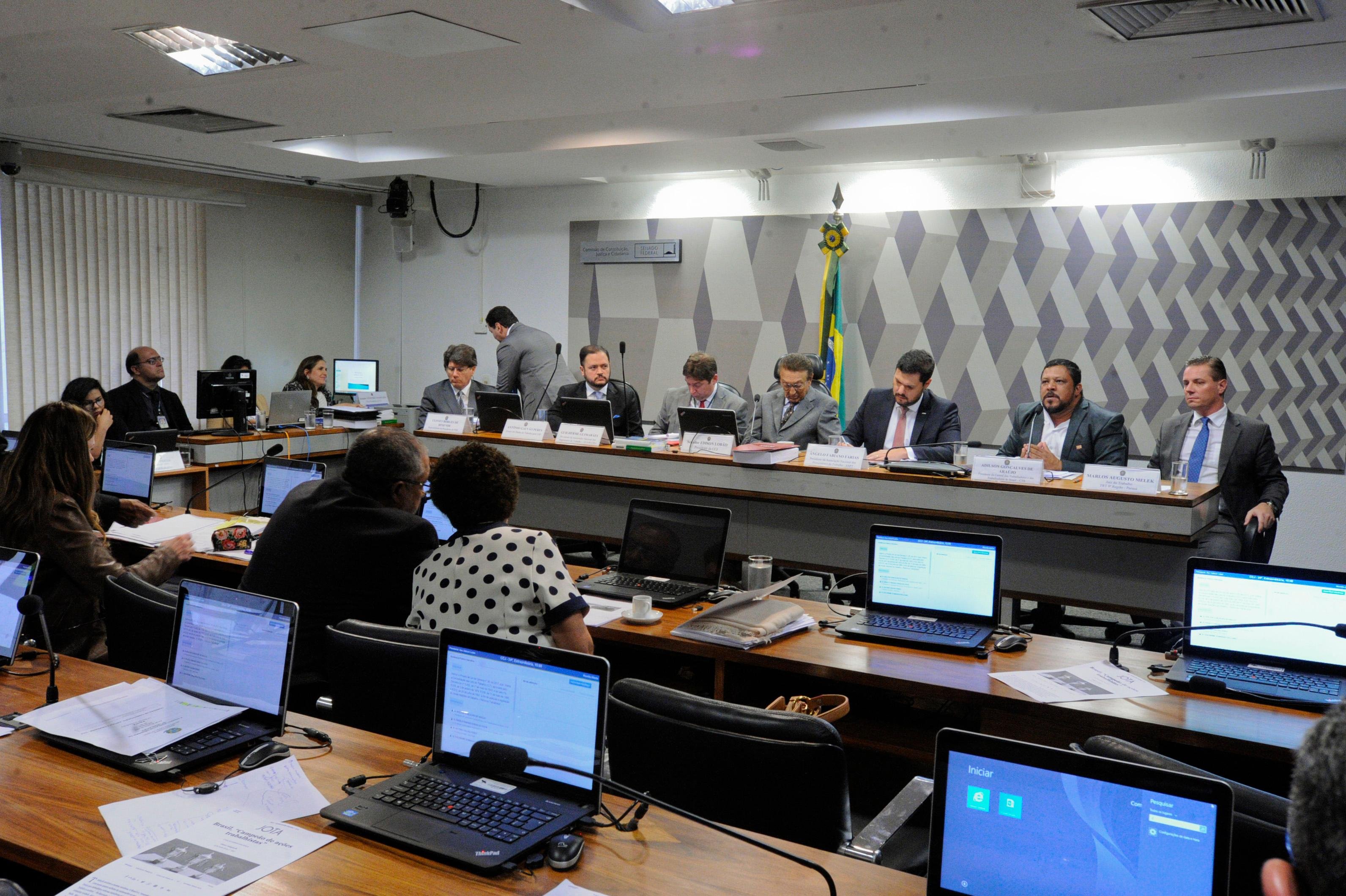 CCJ do Senado deve votar hoje reforma trabalhista