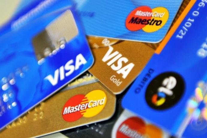 Juros do rotativo do cart&atilde;o de cr&eacute;dito caiu 64,8 pontos percentuais em maio
