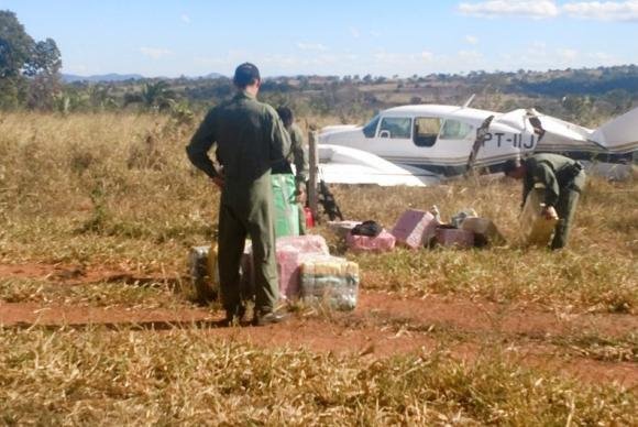 Avi&atilde;o interceptado pela FAB em Goi&aacute;s tinha mais de 600 quilos de coca&iacute;na