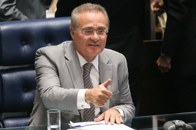 Renan Calheiros anuncia sa&iacute;da da lideran&ccedil;a do PMDB 