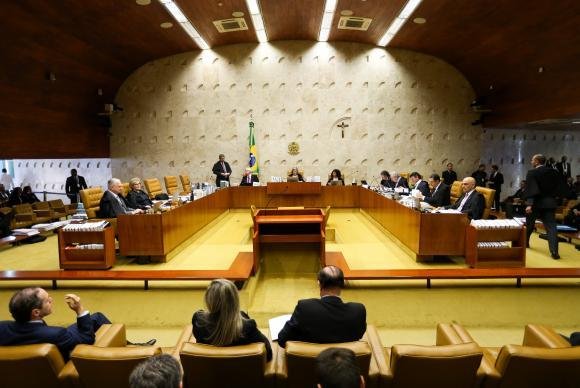 Maioria dos ministros votou pela perman&ecirc;ncia de Edson Fachin como relator dos casos na Corte