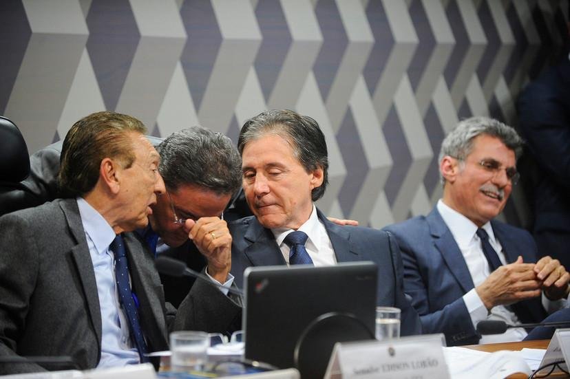 Sess&atilde;o que analisou relat&oacute;rio de Romero Juc&aacute; durou mais de 12 horas