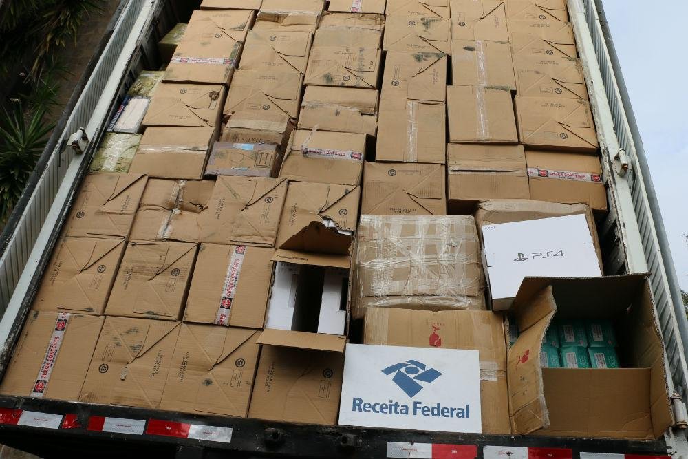 Mercadoria apreendida foi avaliada em 800 mil reais pela Receita Federal